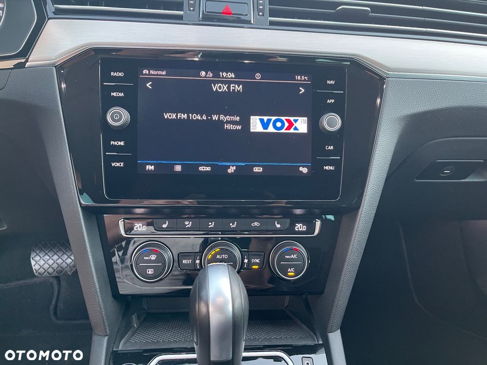 Volkswagen Passat 2.0 TDI 4Mot Elegance DSG - 22