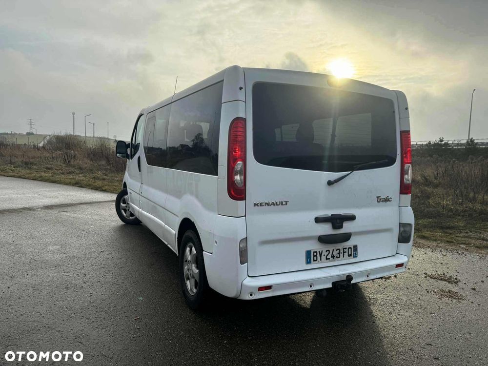 Renault Trafic FAP Passenger Black Edition - 16