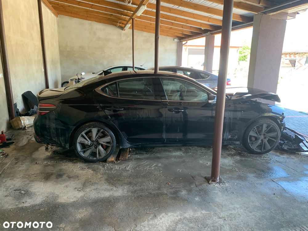 Genesis G70 2.0T Plus AWD 8AT Sport - 3