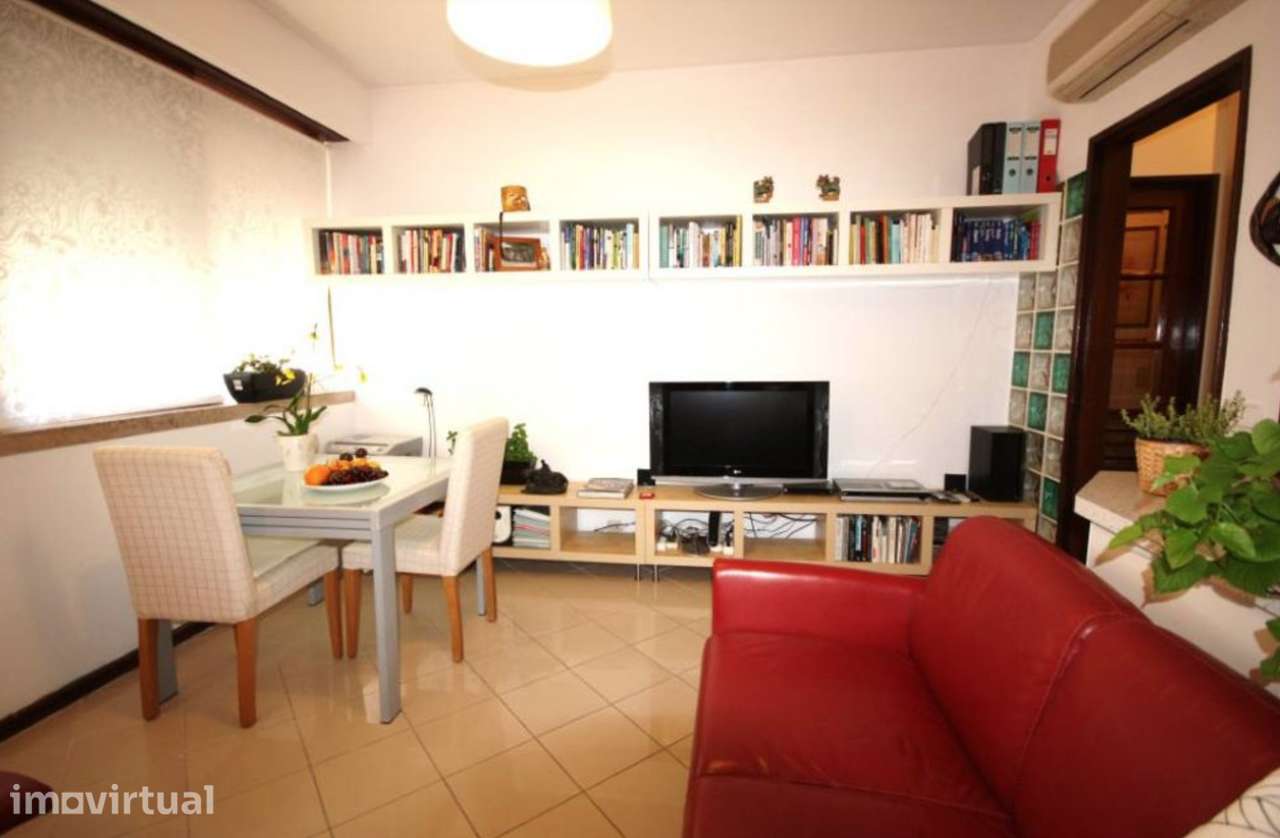 Apartamento T1 em bom estado, mobilado e equipado perto da Gulbenkian - Grande imagem: 5/13