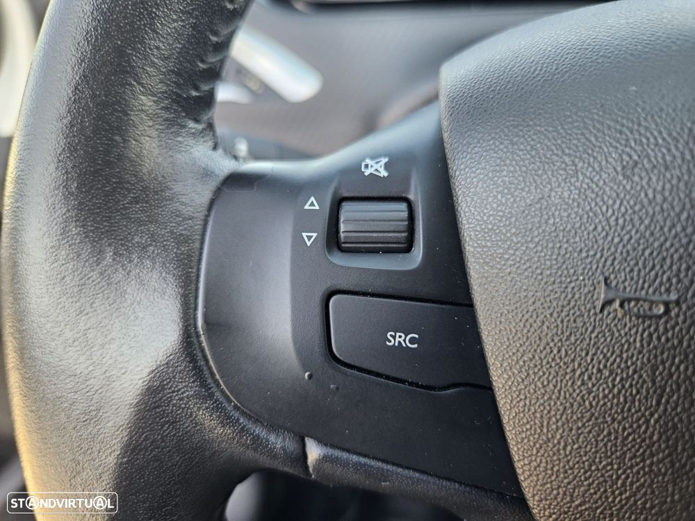 Peugeot 208 1.2 PureTech Style - 36