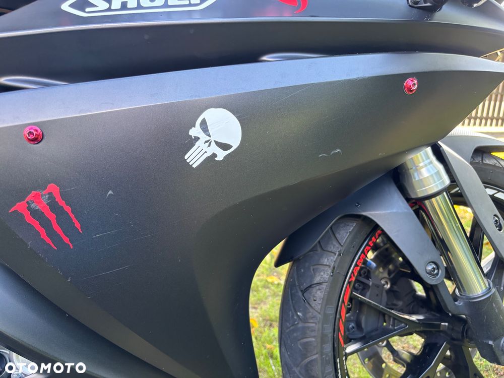 Yamaha YZF - 4