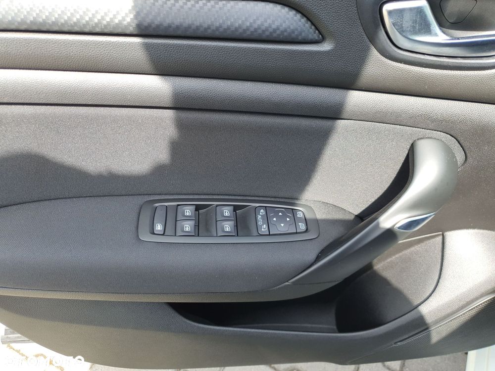 Renault Megane 1.3 TCe FAP Limited - 10