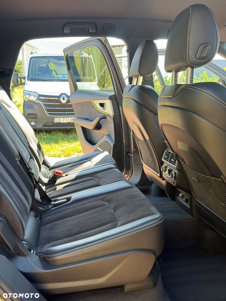 Audi Q7 - 8