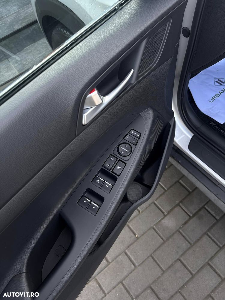 Hyundai Tucson blue 2.0 CRDi 4WD Aut. Premium - 19