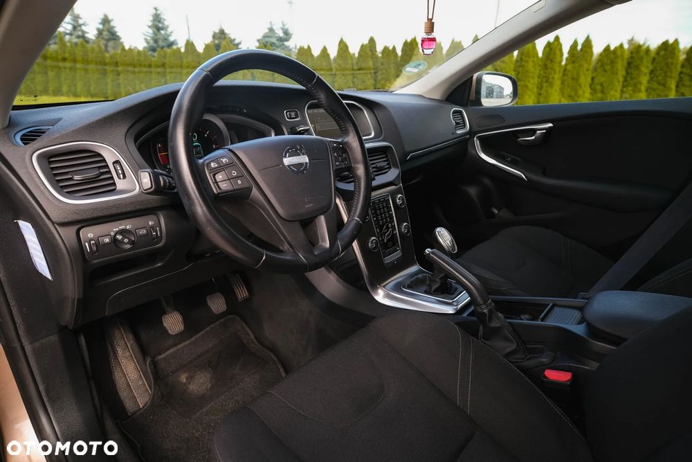 Volvo V40 D2 Kinetic - 17