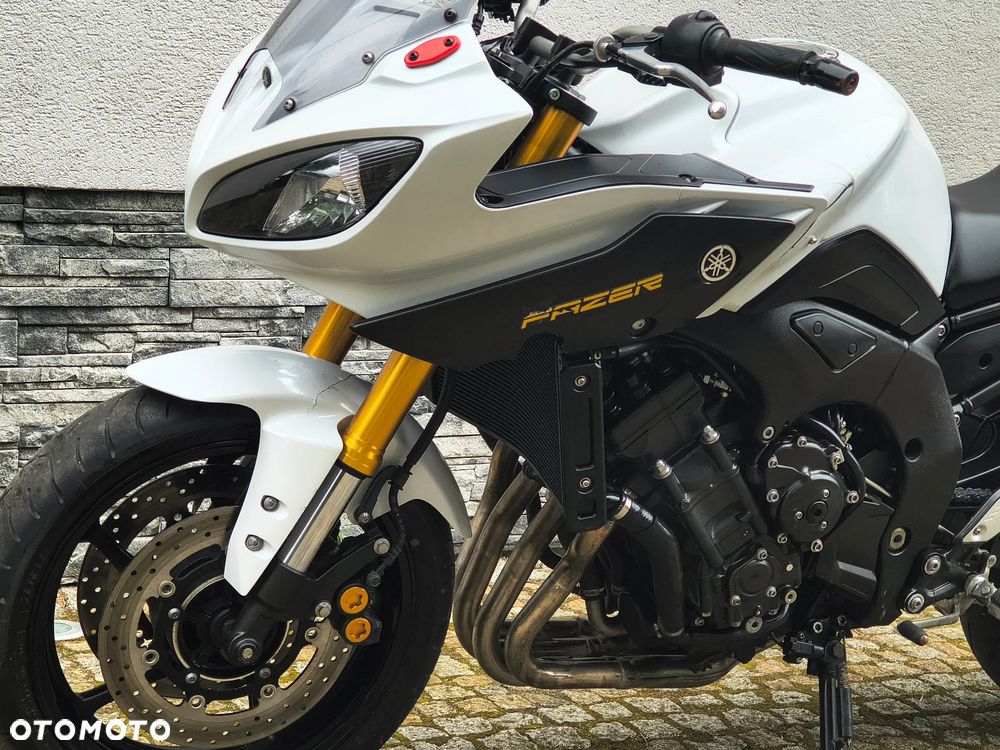 Yamaha FZ8 - 16