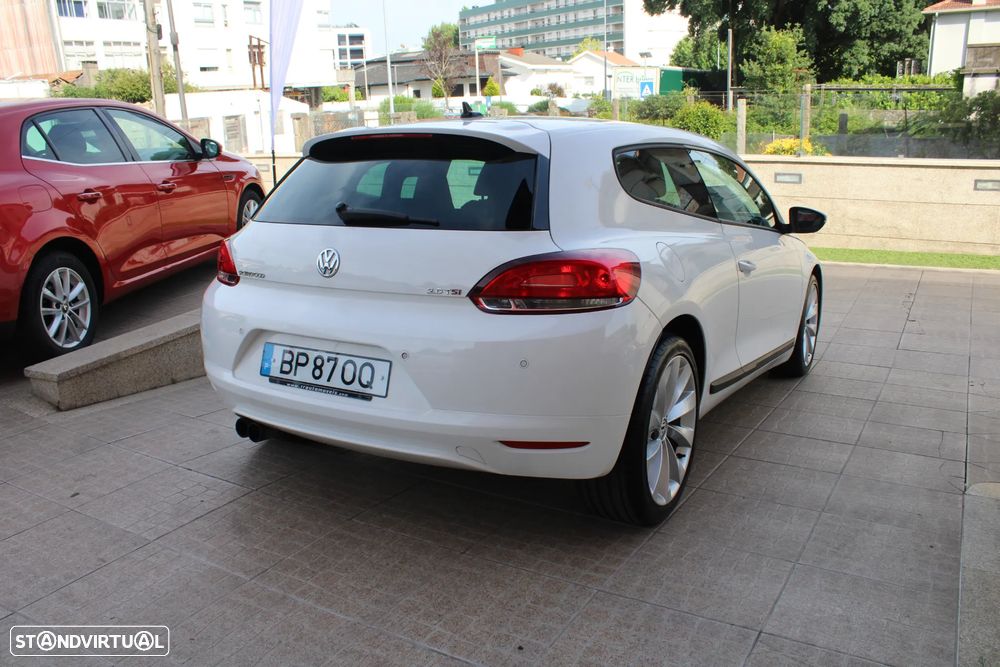 VW Scirocco 2.0 TFSi Sport DSG - 4