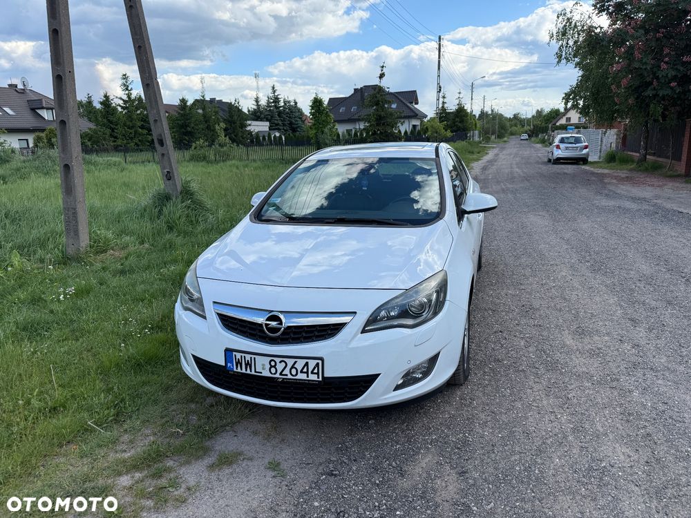 Opel Astra 1.4 Turbo Cosmo - 2