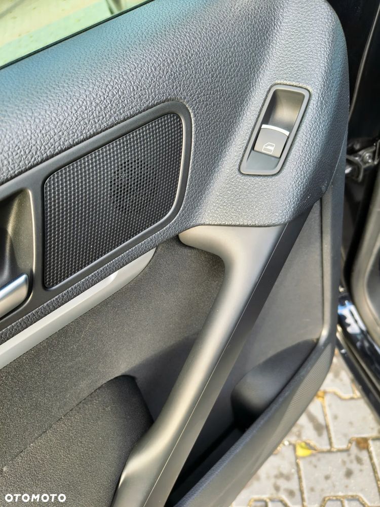 Volkswagen Tiguan - 12