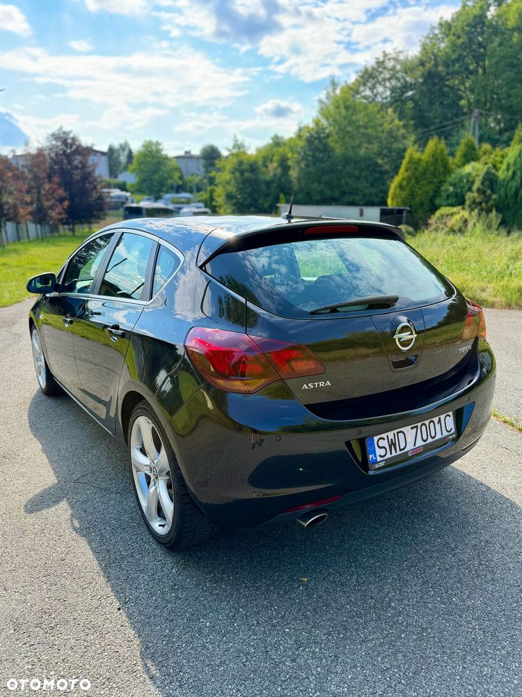 Opel Astra 1.6 Turbo - 6