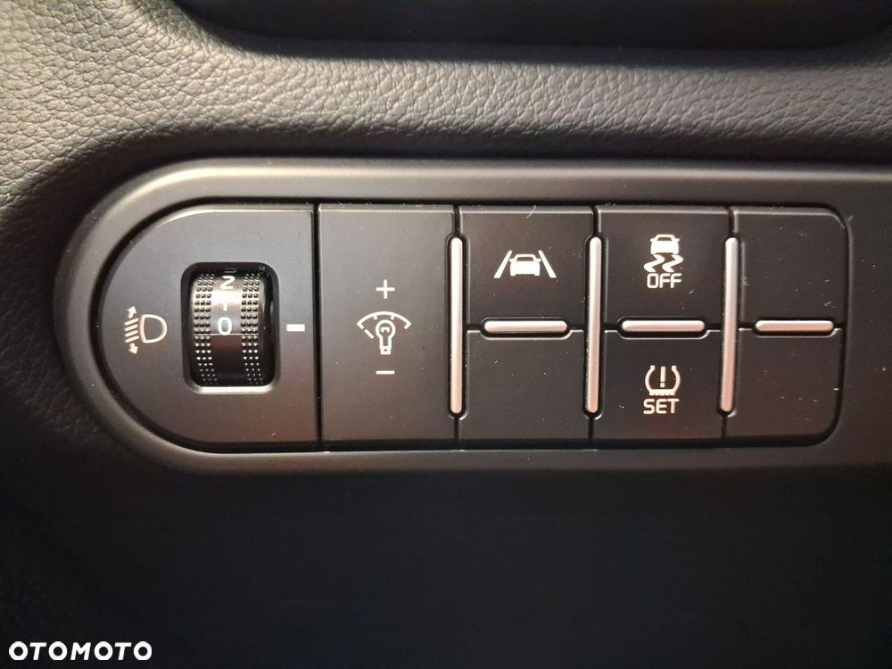 Kia XCeed - 31