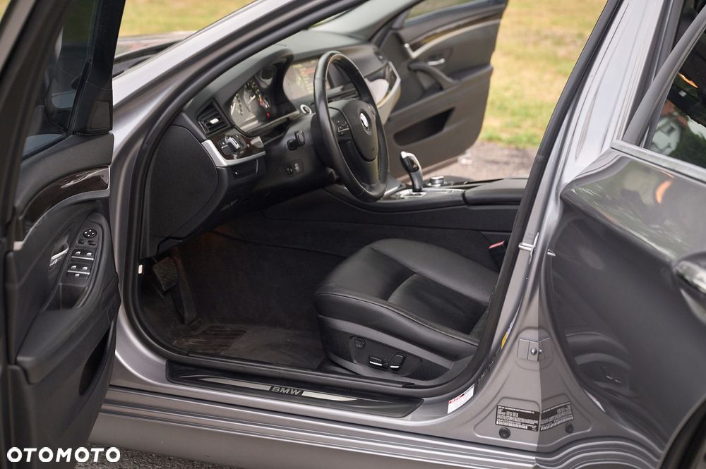 BMW Seria 5 535i xDrive Sport-Aut Modern Line - 17