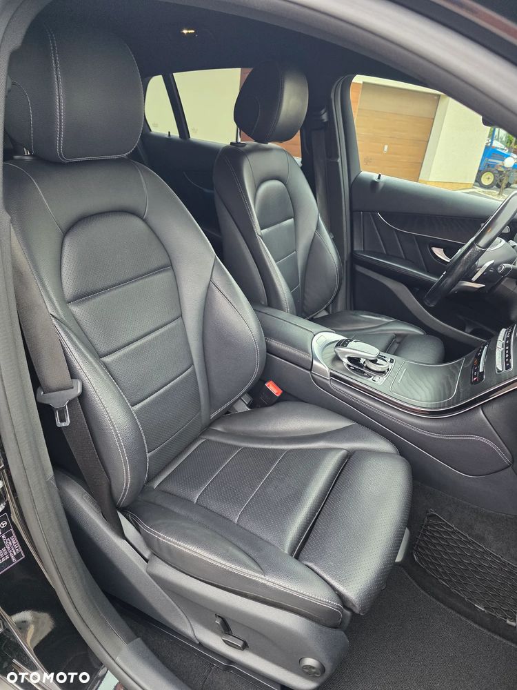 Mercedes-Benz GLC - 32