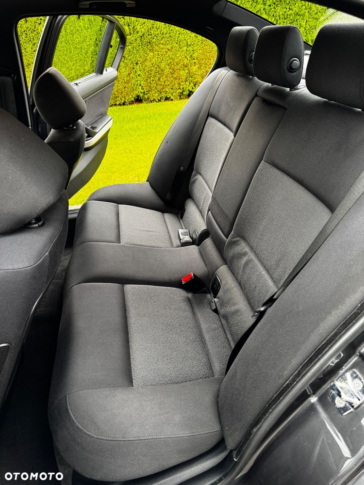 BMW Seria 3 - 16