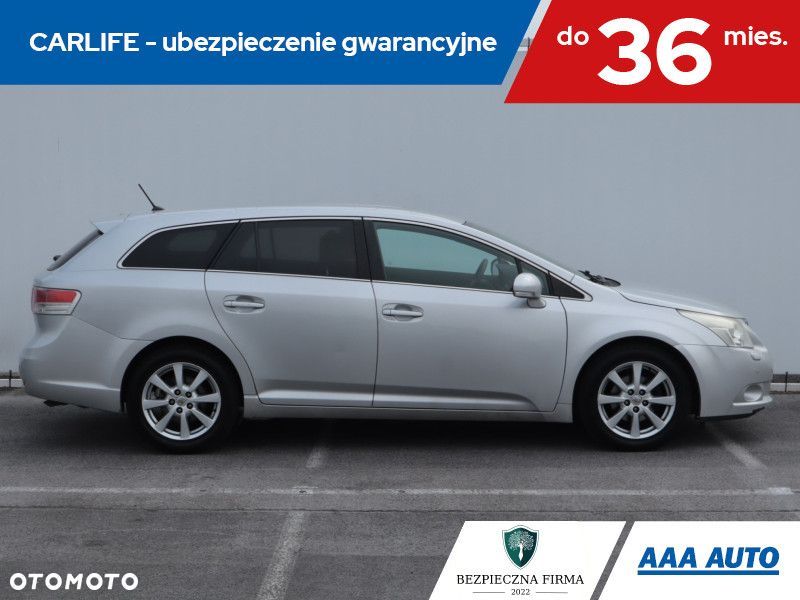 Toyota Avensis - 8