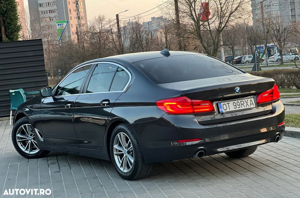 BMW Seria 5 530i Aut. Luxury Line - 14