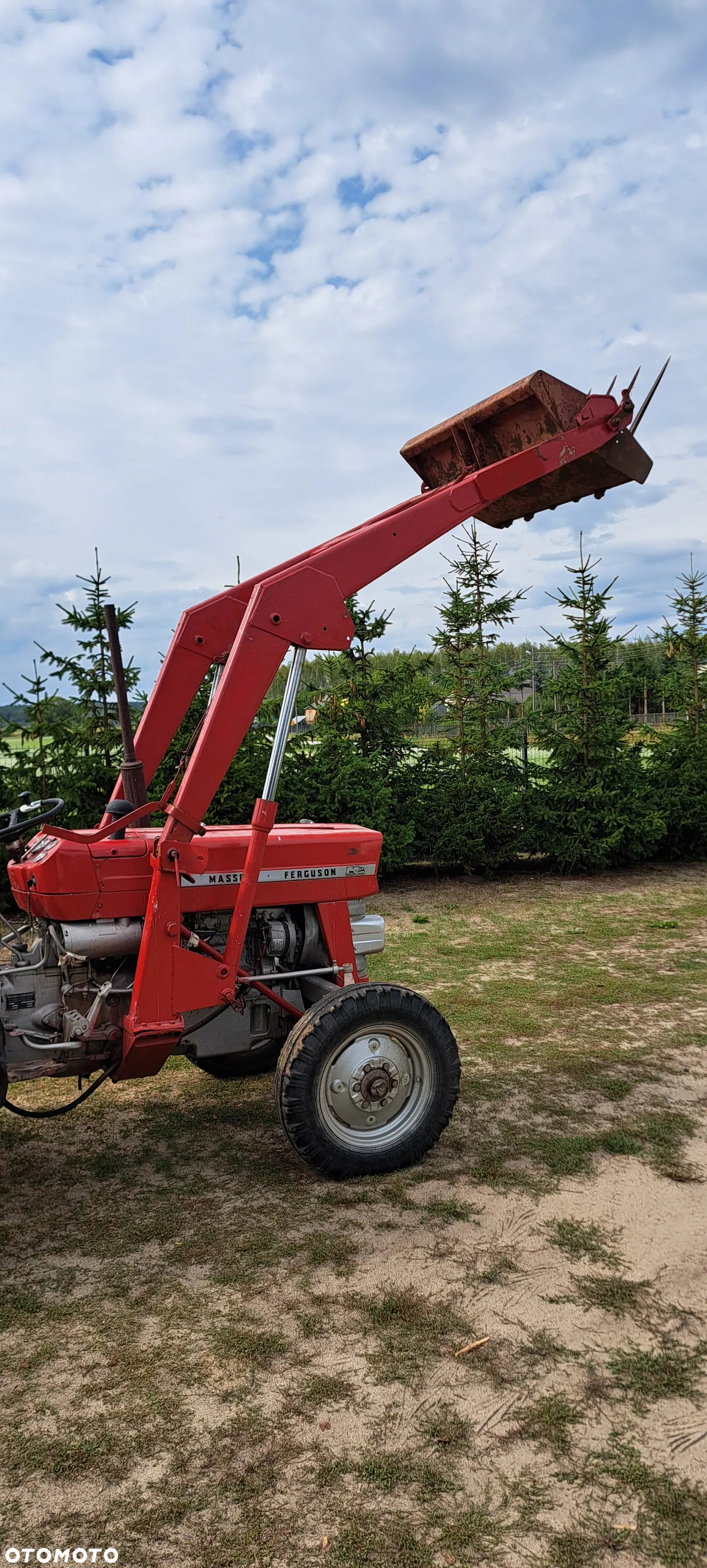 Tur ładowacz czołowy Massey Ferguson 133 - 2
