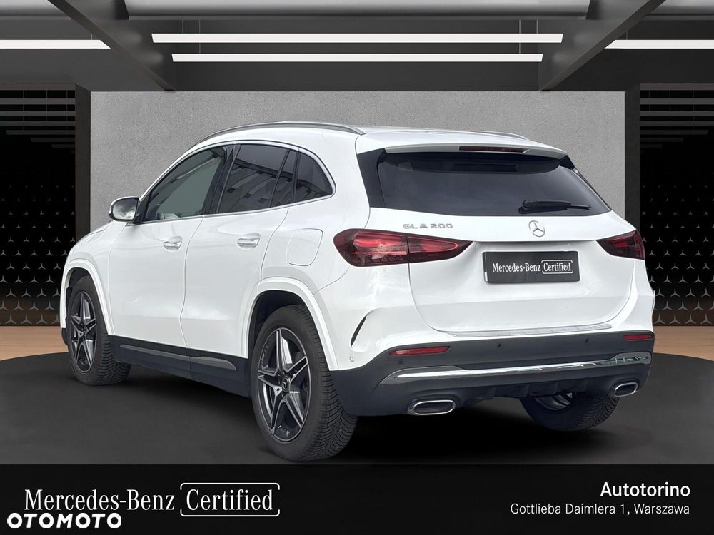 Mercedes-Benz GLA - 4