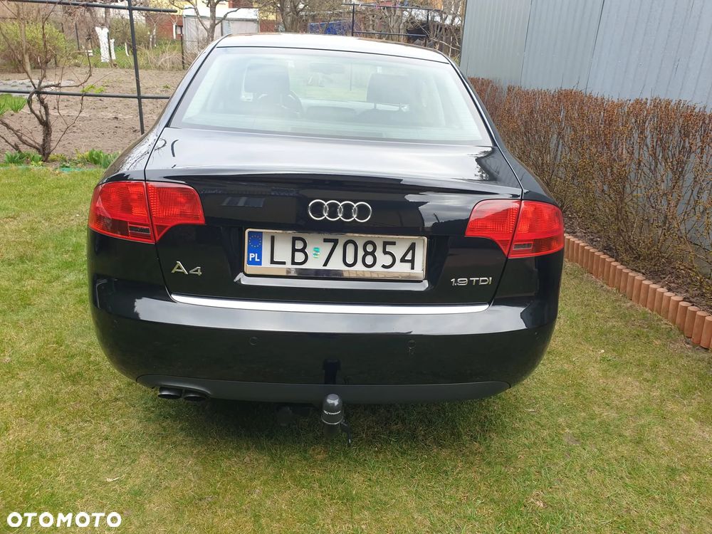 Audi A4 Limousine - 4