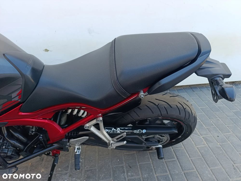 Honda CB - 16