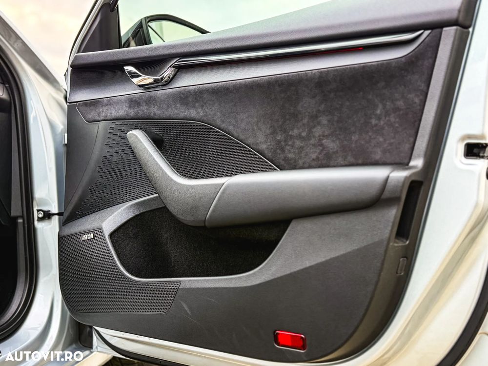 Skoda Octavia 2.0 245 TSI DSG RS - 33