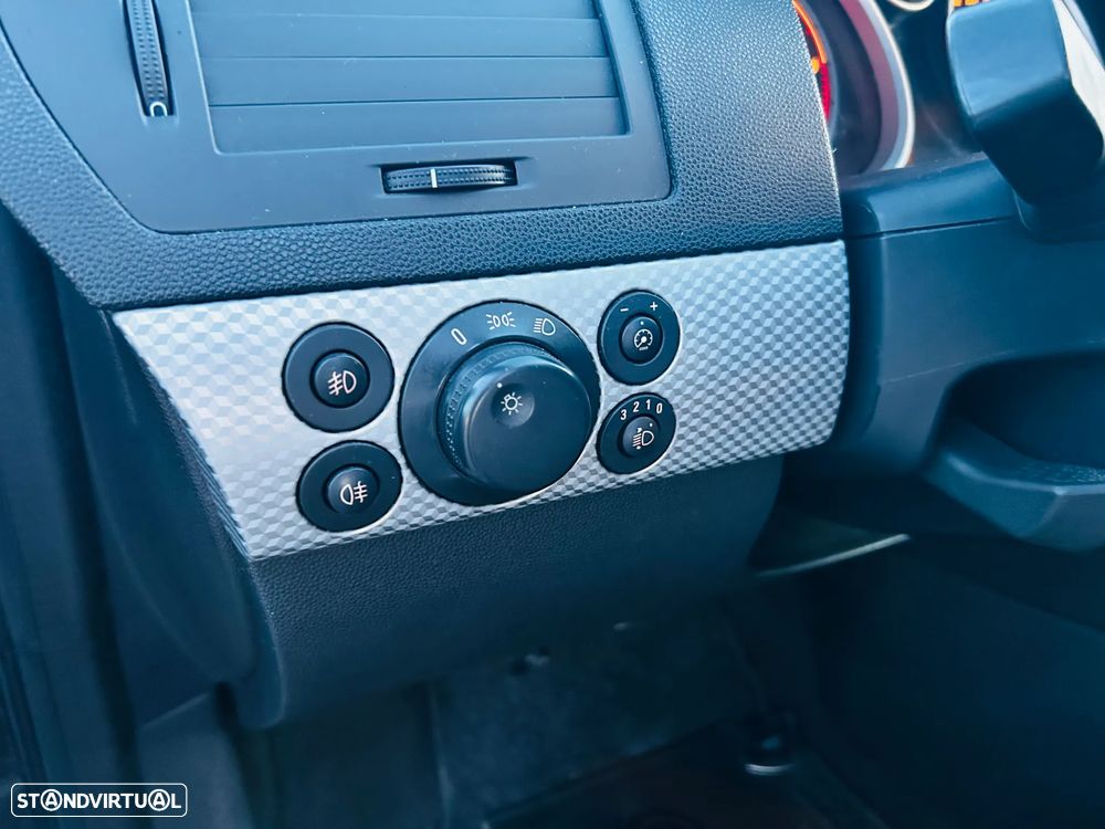 Opel Astra GTC 1.3 CDTI - 12