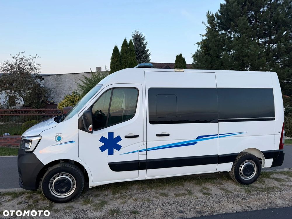 Renault MASTER _ 2024r _ KARETKA, AMBULANS _ 2.3 DCI 165KM _ 5 Osobowy - 33