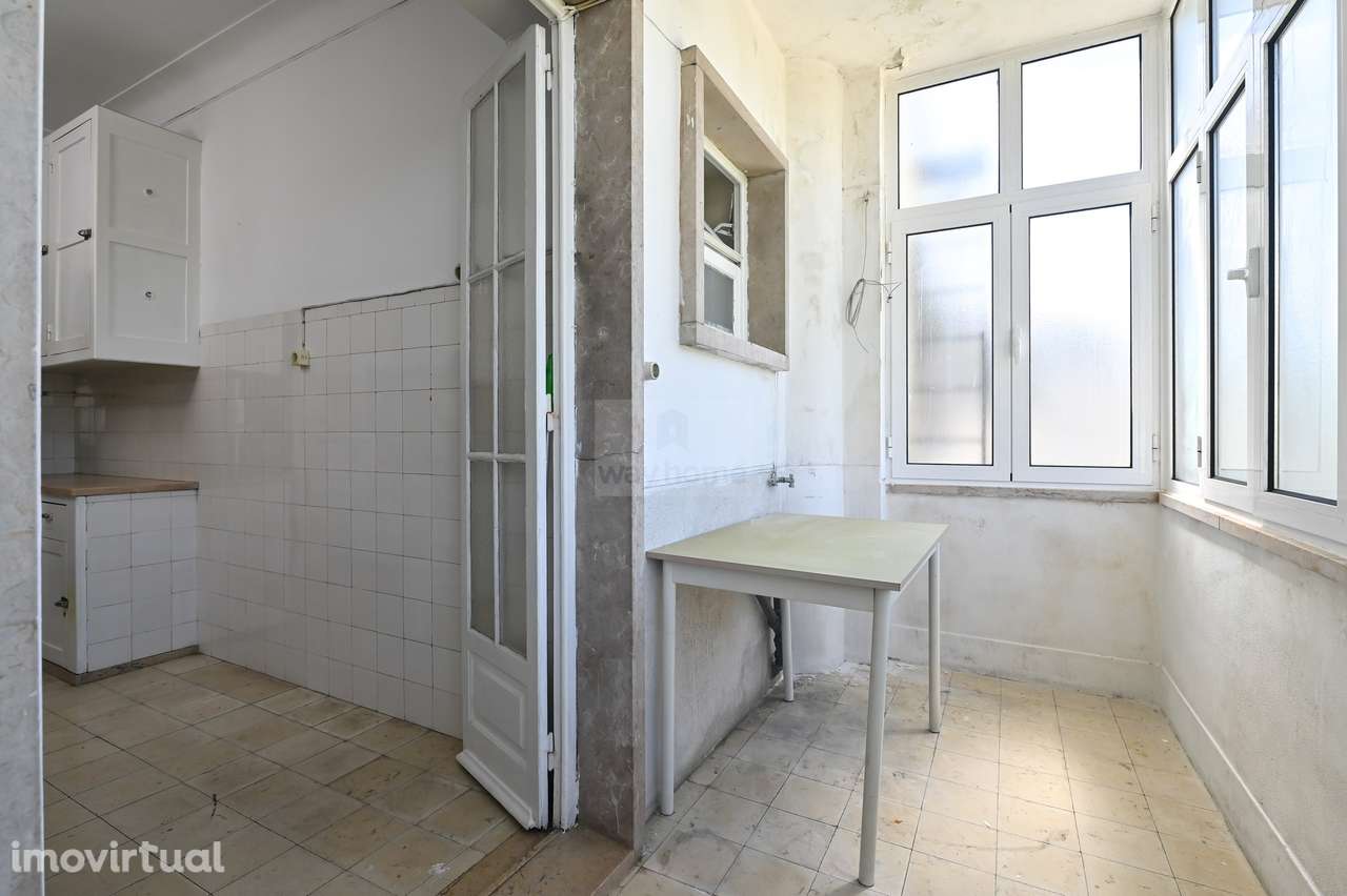 Apartamento T2 | Para remodelação | Alvalade - Grande imagem: 3/25