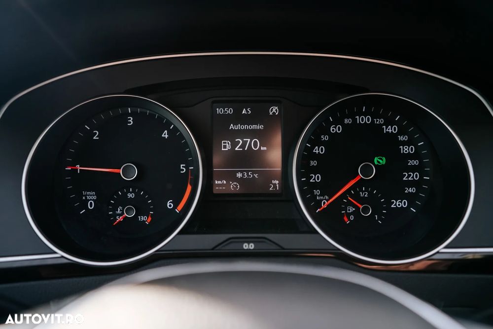 Volkswagen Passat Variant 2.0 TDI DSG (BlueMotion Technology) Comfortline - 18