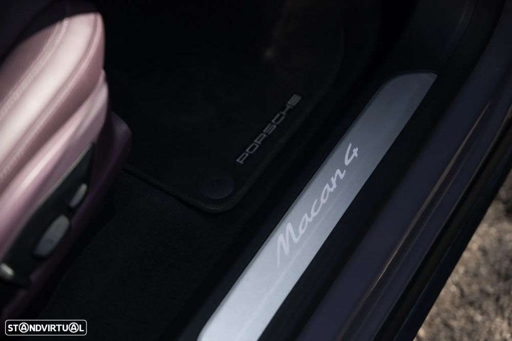 Porsche Macan Electric 4 - 34