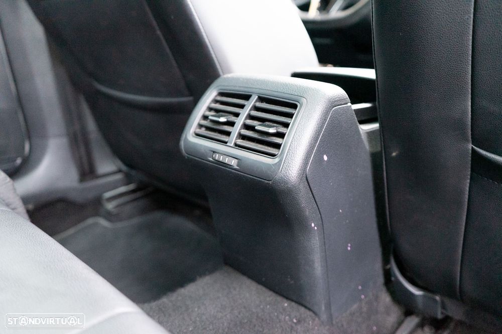 VW Golf Variant 1.6 TDi R-Line DSG - 54