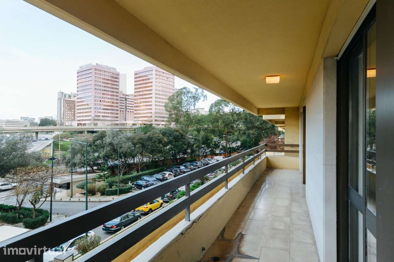 Apartamento de Prestígio em Condomínio Privado – Avenidas Novas, Lisbo - Grande imagem: 5/48