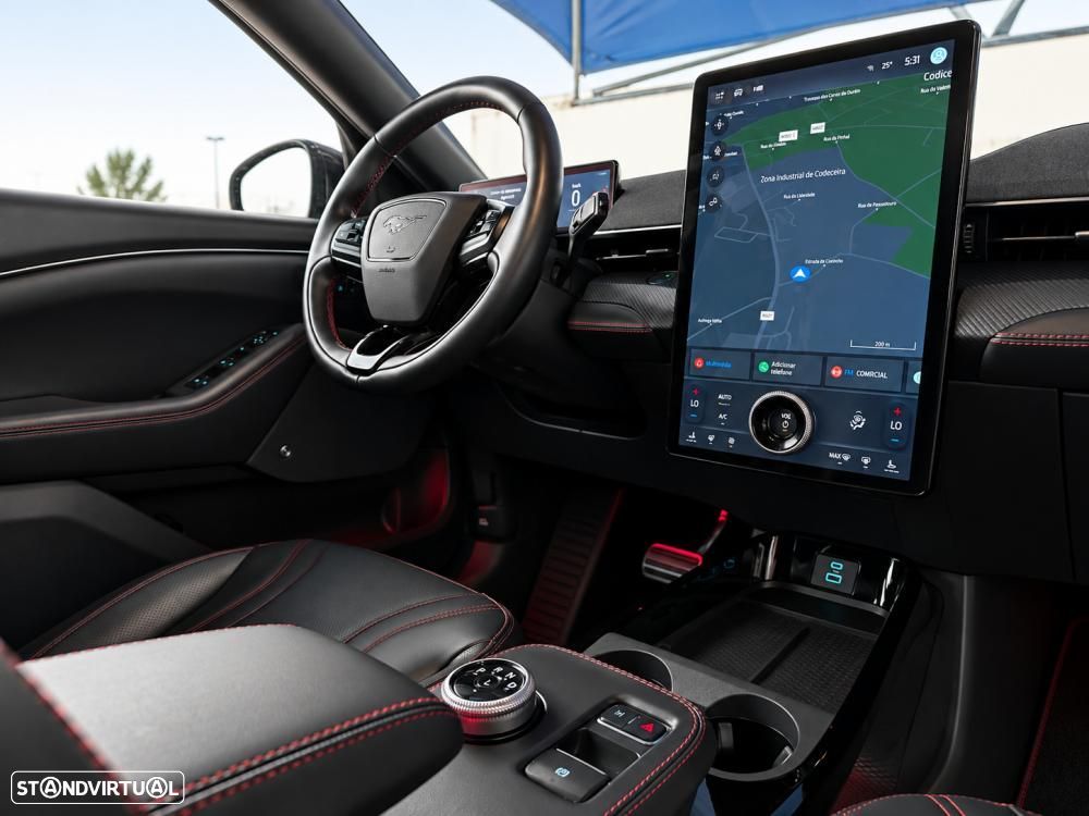 Ford Mustang Mach-E 75.7 kWh Premium AWD - 38
