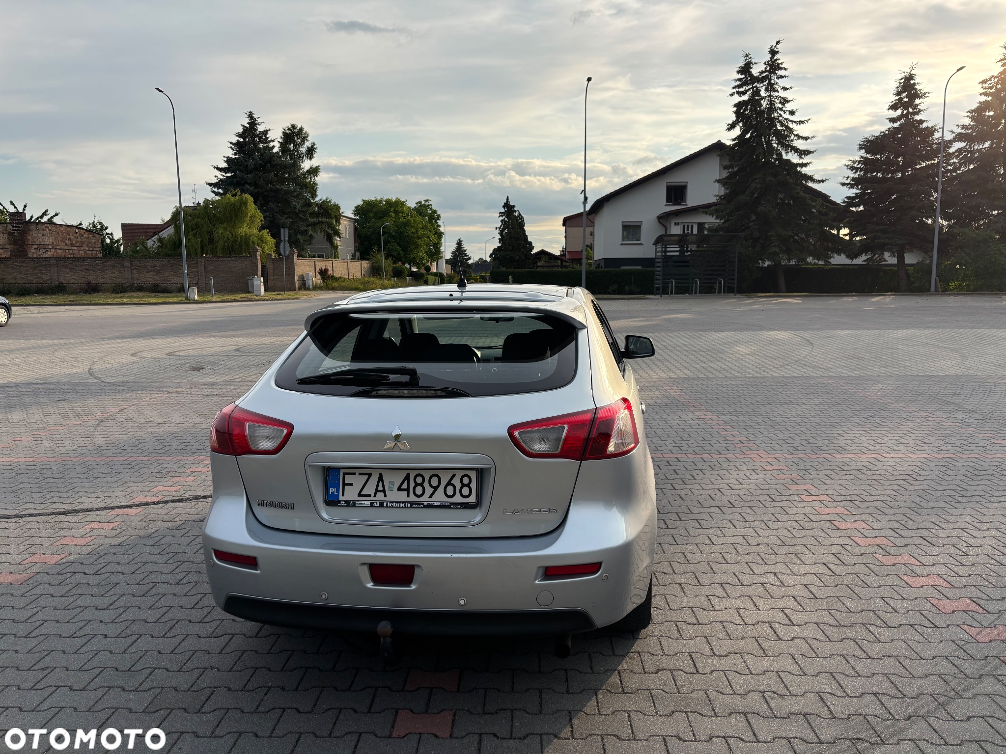 Mitsubishi Lancer 1.8 Invite - 4