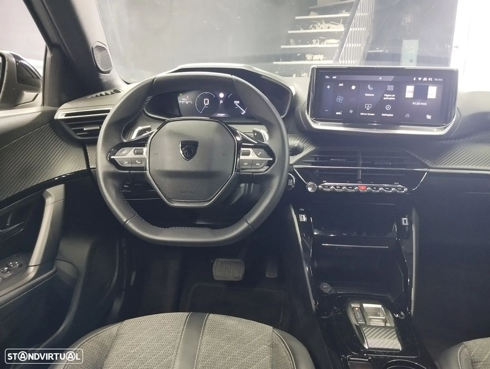 Peugeot 2008 1.2 PureTech Allure EAT8 - 13