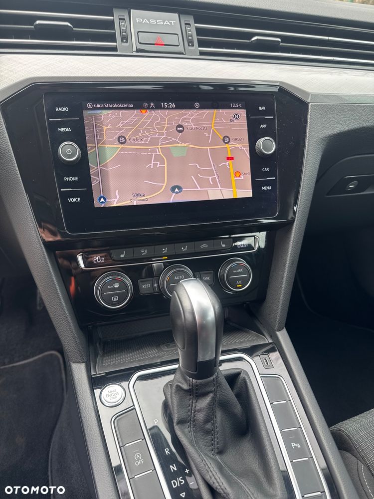 Volkswagen Passat - 20