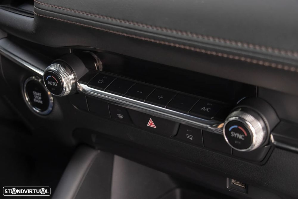 Mazda 3 Hatchback 2.0 Sky-X Excellence - 25