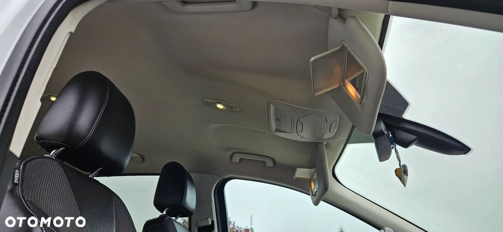 Ford Kuga 2.0 TDCi FWD Titanium - 29