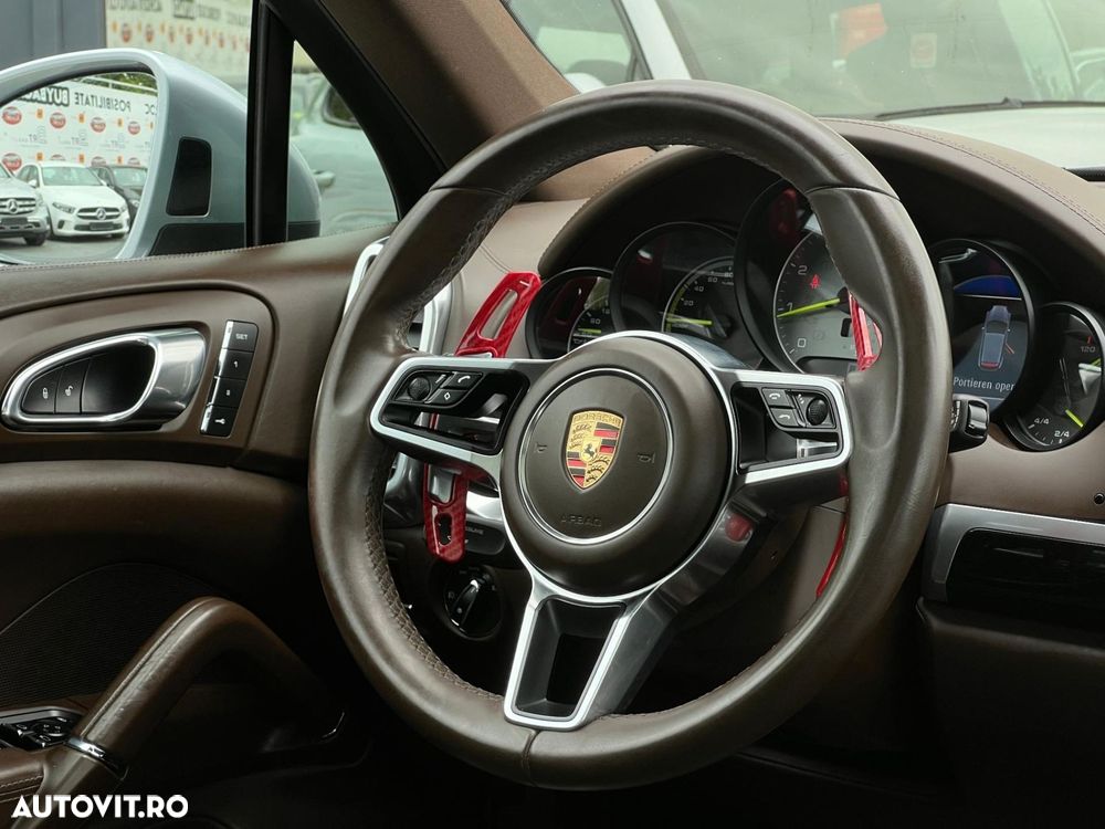 Porsche Cayenne - 10