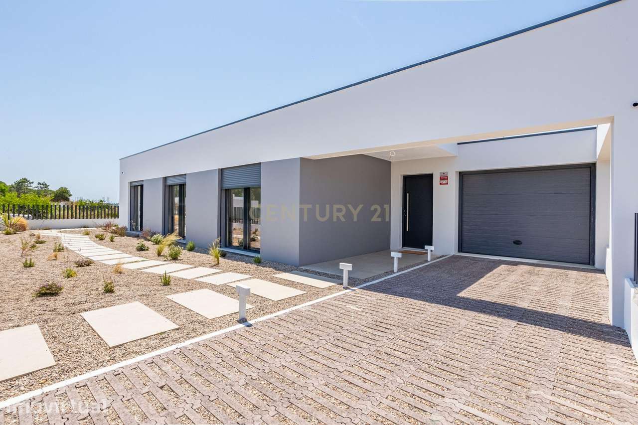 Luxuosa Moradia T4 com Piscina em Localização Privilegiada - Grande imagem: 2/29
