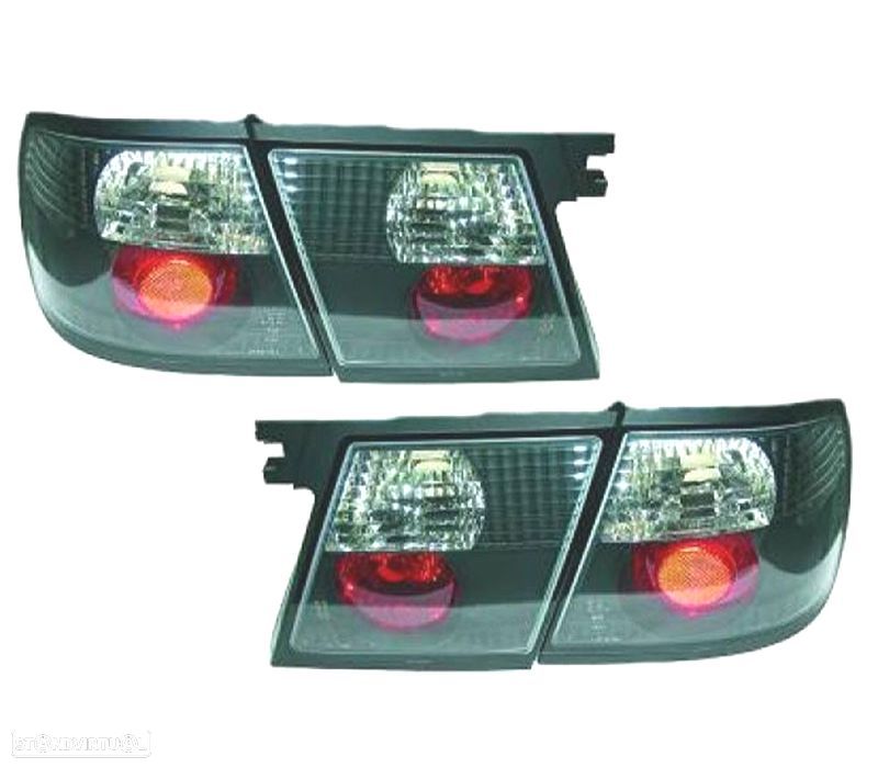 FAROLINS TRASEIROS NISSAN PRIMERA 96-99 FUNDO PRETO - 1