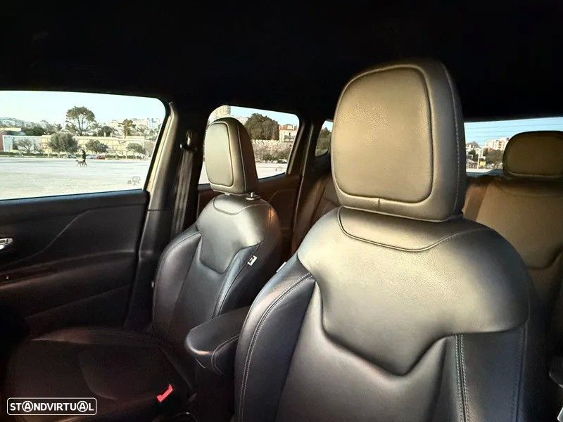 Jeep Renegade 1.3 T-GDI 4xe Auto Limited - 14