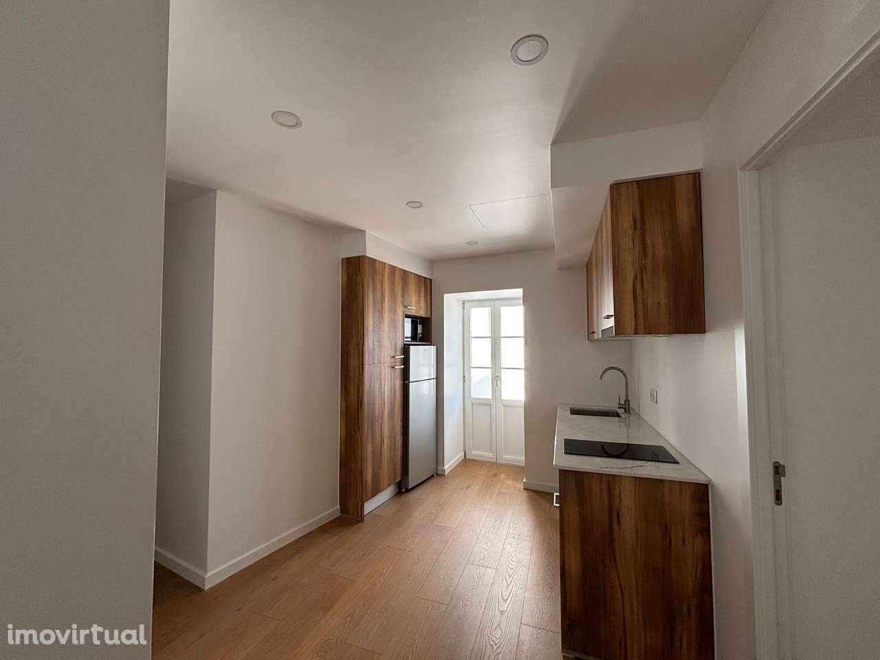 venda de magnifico prédio na Rua da Matemática (4 T0´s e 5 T1's) - Grande imagem: 5/60