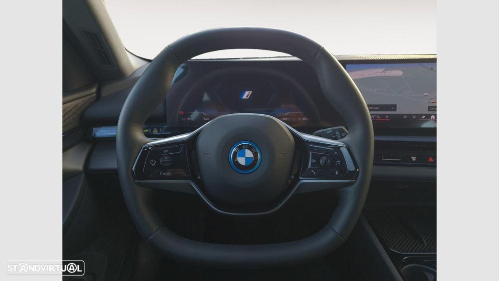 BMW i5 Touring eDrive40 - 12