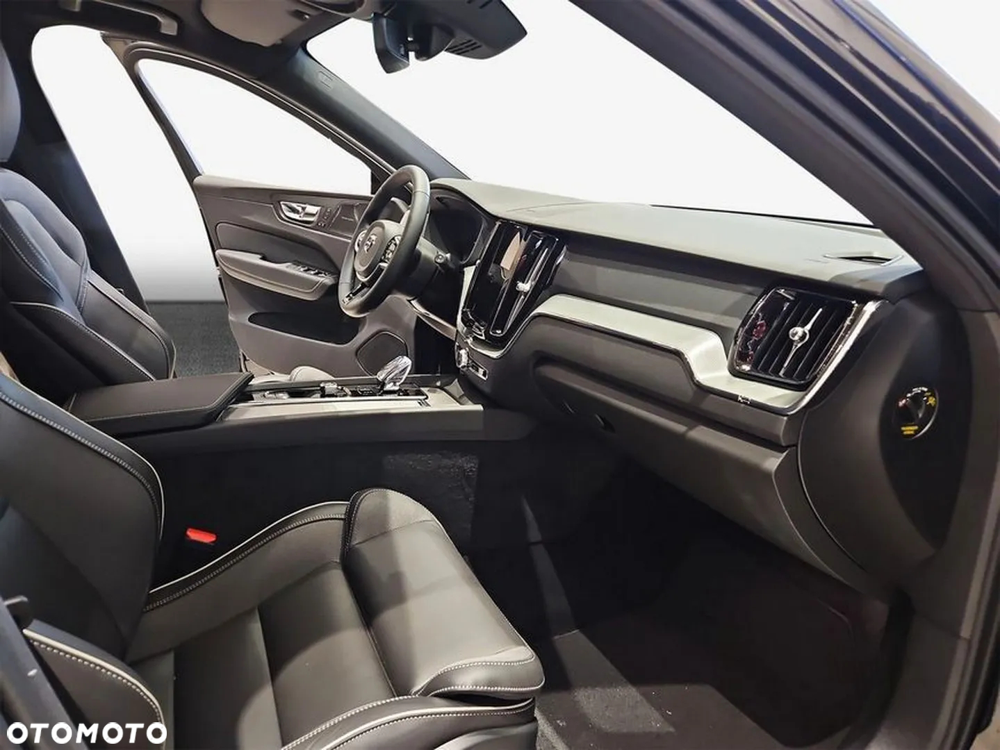 Volvo XC 60 B5 B AWD Plus Black Edition - 9