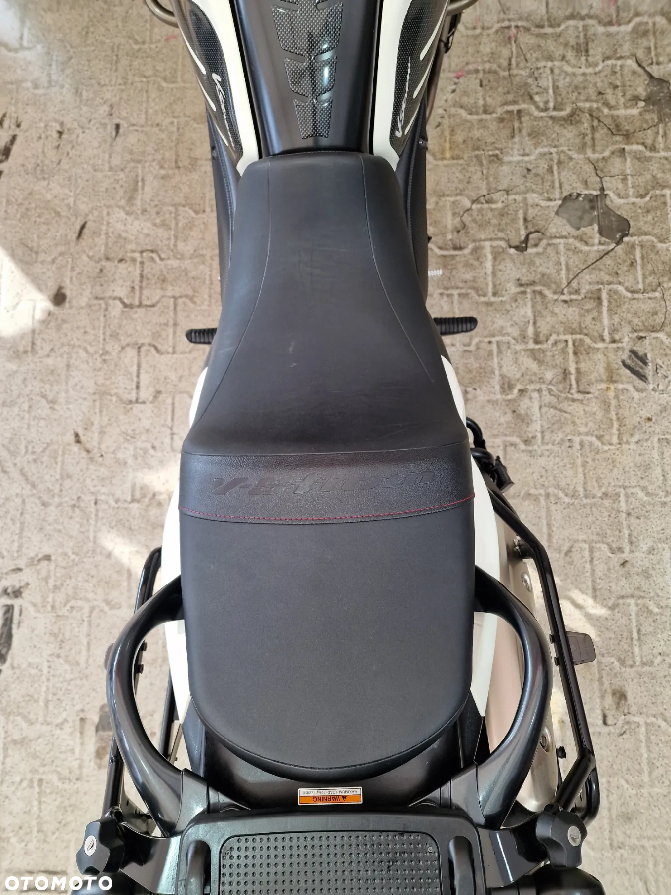 Suzuki DL - 28