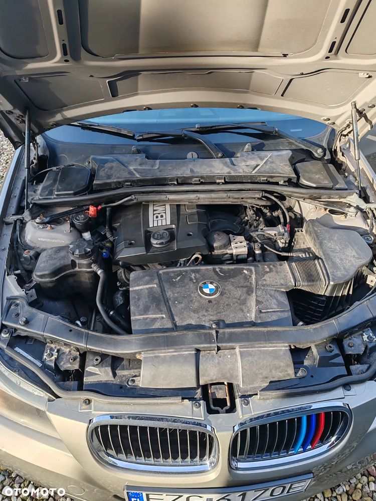BMW Seria 3 320i - 28