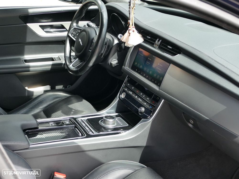 Jaguar XF Sportbrake 2.0 D Prestige Aut. - 24
