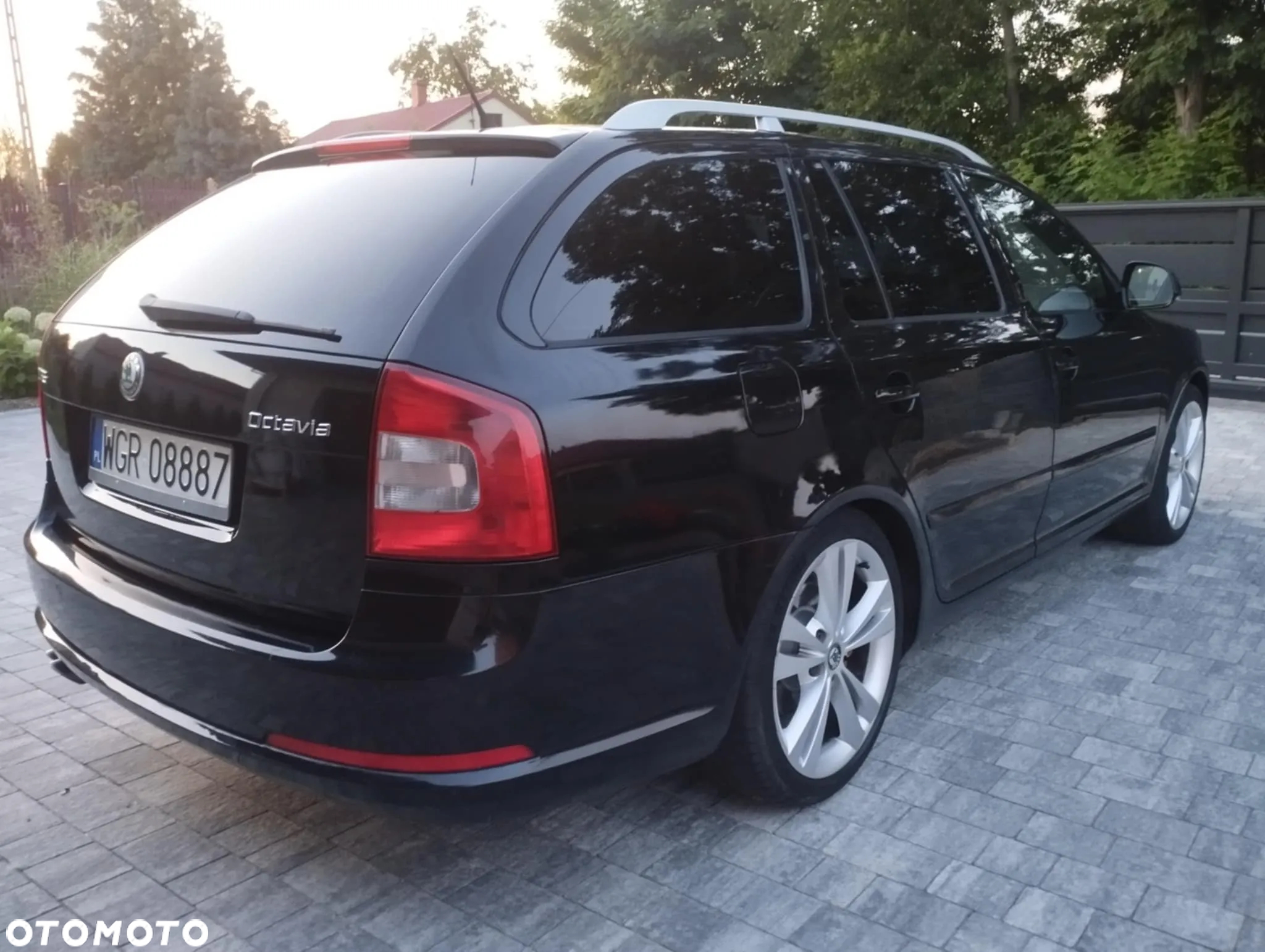 Skoda Octavia Combi 2.0 TDI CR DPF RS - 4